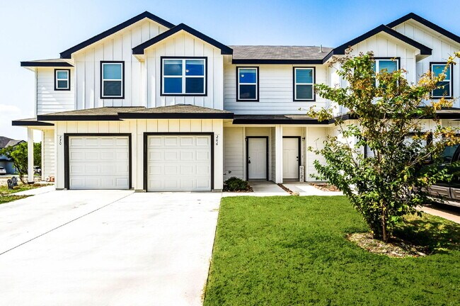 Building Photo - LOWEST PRICED!!!!!