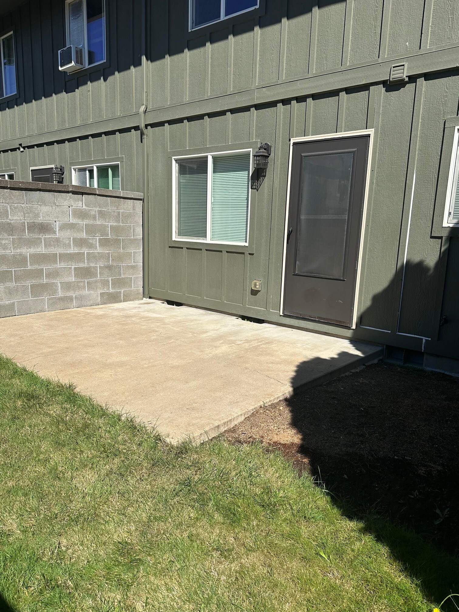 Patio - 1332 Cleveland St SE