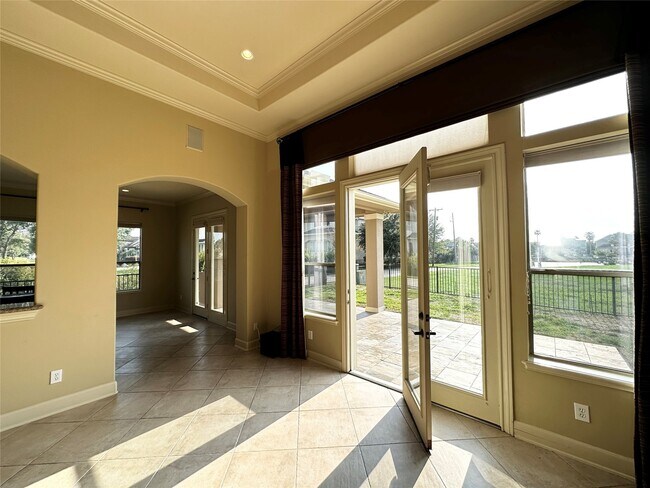 Building Photo - 617 Constellation Blvd