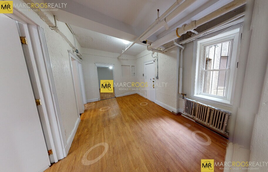 Building Photo - 14 Boylston St