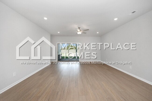 Building Photo - 14773 Mountain Strm Dr