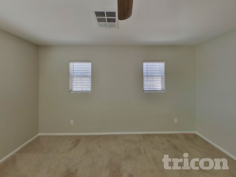 Building Photo - 4940 Naff Ridge Dr