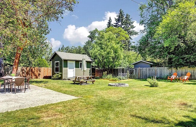 Building Photo - 18322 9th Ave NE