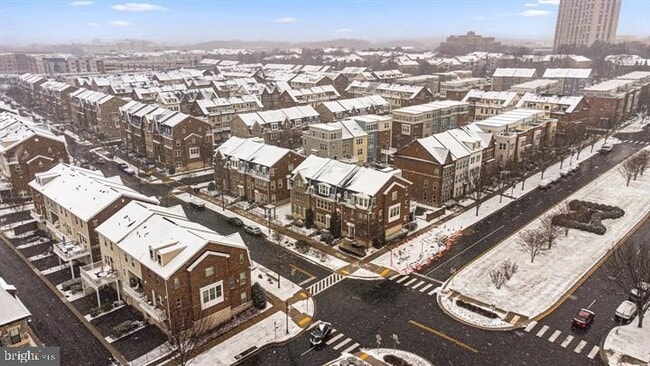 Building Photo - 722 Crown Park Ave