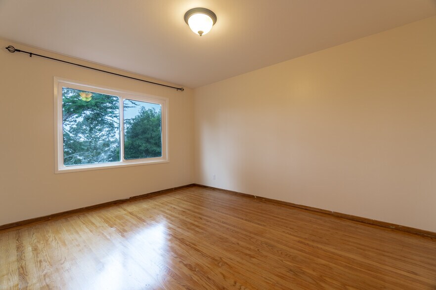 Building Photo - 127 Starview Way