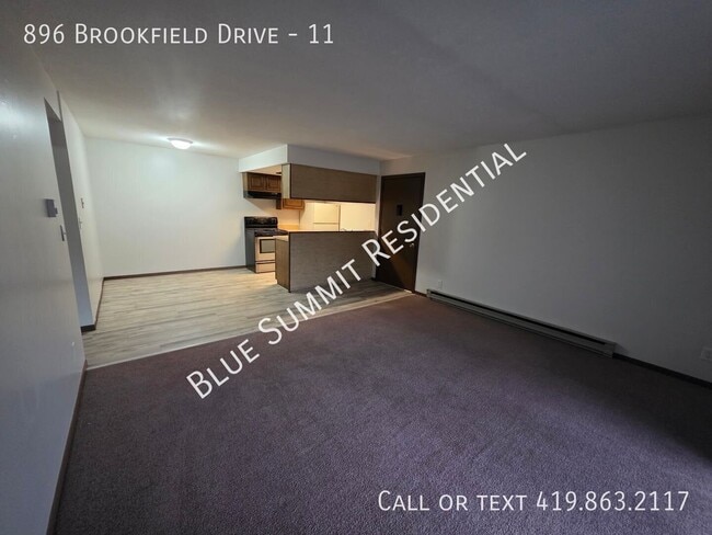 Building Photo - 896 Brookfield Dr