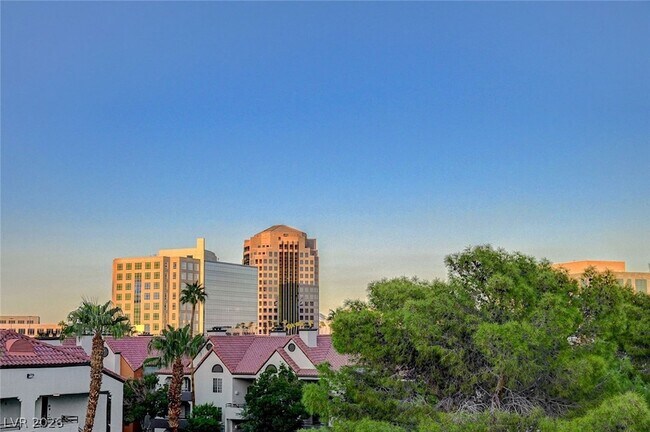 Building Photo - 260 E Flamingo Rd