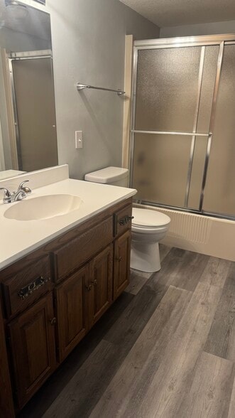 Master Bath - 24 Melinda Ln