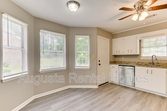 Building Photo - 2960 Glenn Hills Dr