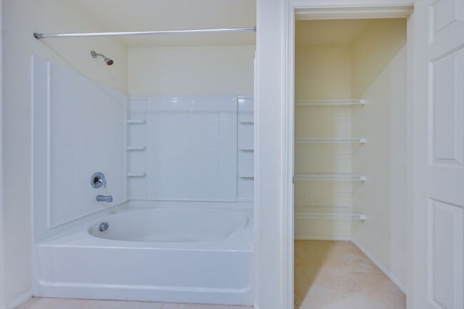 Building Photo - Green Valley!! Gated!! 4 Bedrooms!! Bed & Bath Downstairs!!  TANKLESS WATER HEATER!!! Covered pat...