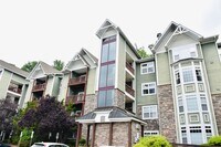 Building Photo - Asheville Condo Rental w/ Garage!