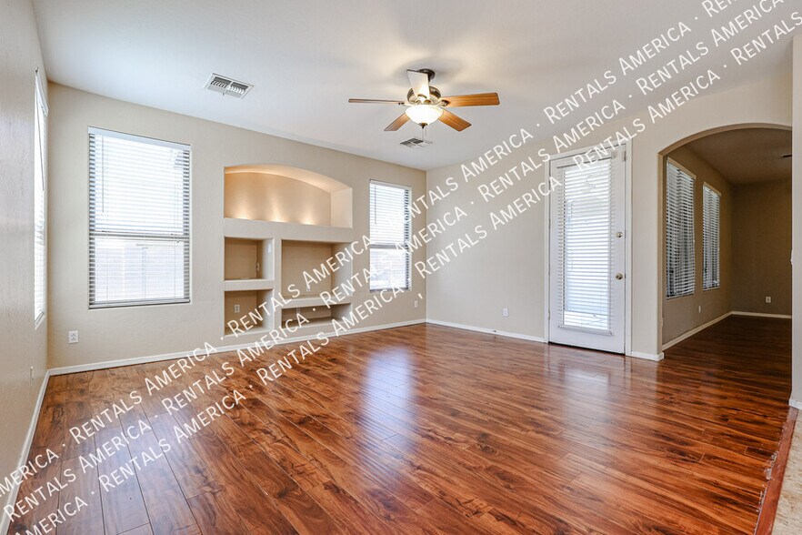 Building Photo - 6974 S Scott Dr