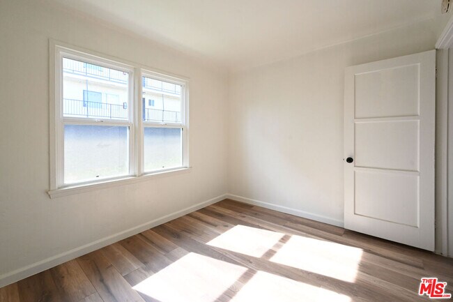 Building Photo - 4430 W 134th St