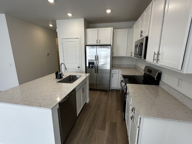 Building Photo - **AVAILABLE NOW!! Age 55+ Gated Community ...