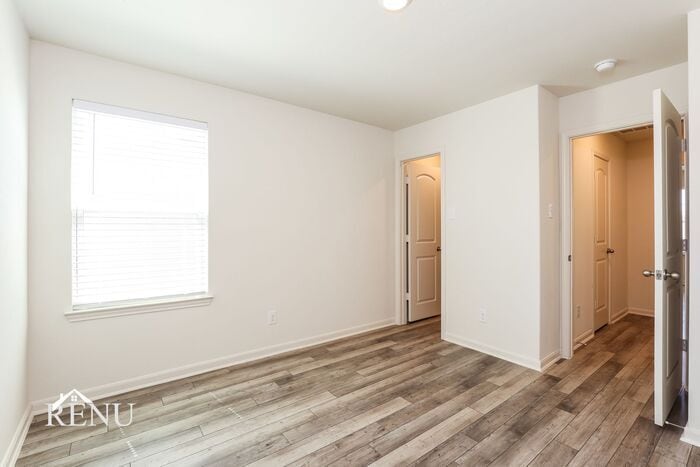 Building Photo - 2810 Praline Ferry