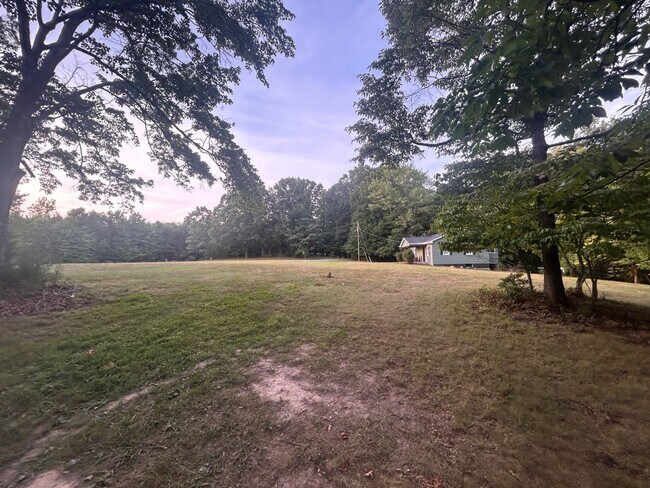 Building Photo - 1208 Trading Post Rd