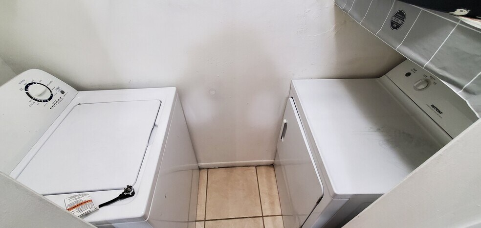 Washer and dryer - 17335 NW 67th Plz