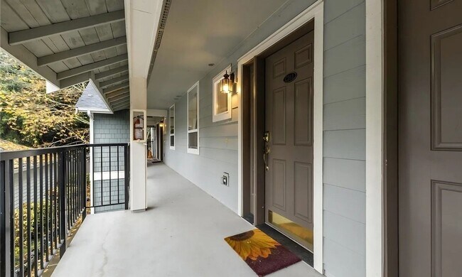 Building Photo - Bright & Renovated 3-Bed Condo in Northshore Summit