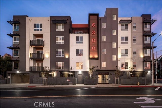 Building Photo - 6800 Variel Ave