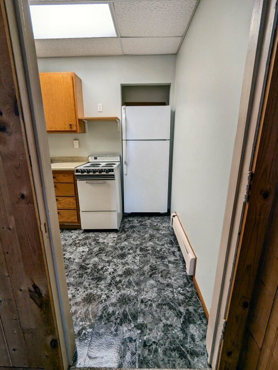 Building Photo - 24 Main St S