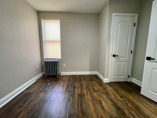 Building Photo - Gorgeous 3-Bedroom Townhome in Juniata! Available NOW!