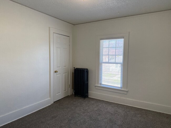 Building Photo - HATCH AND YOUNG 722