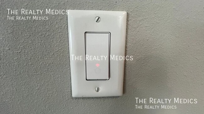 Building Photo - 850 Peyton Ave