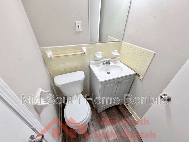 Building Photo - 4077 Forest View Dr