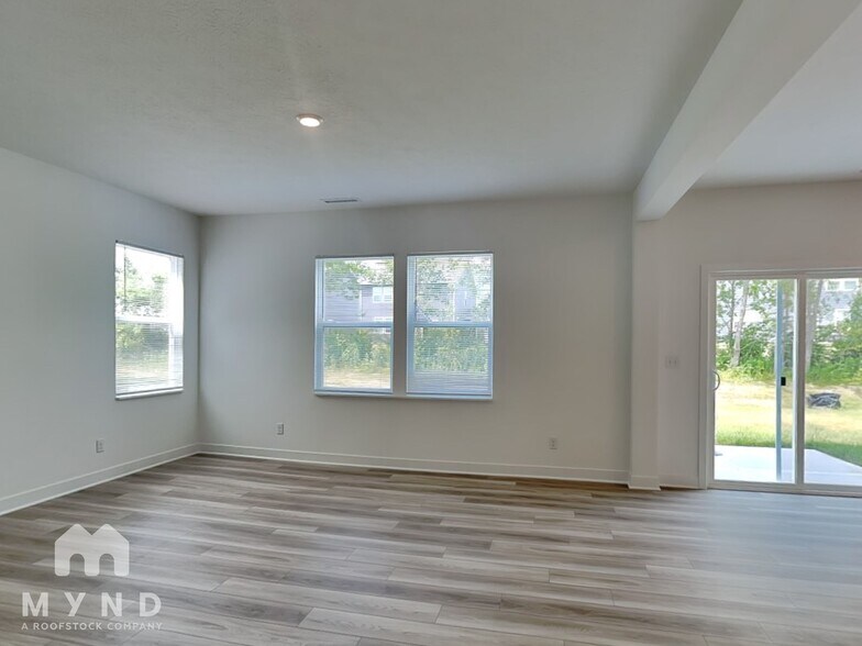 Building Photo - 16935 Sandhurst Pl