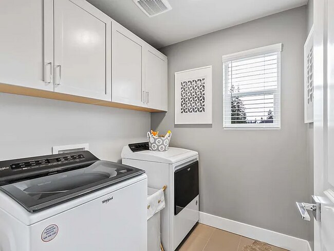 Building Photo - 19606 3rd Dr SE