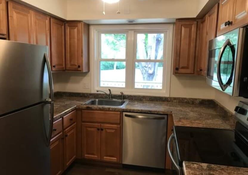 Kitchen - 5616 Gardner Rd