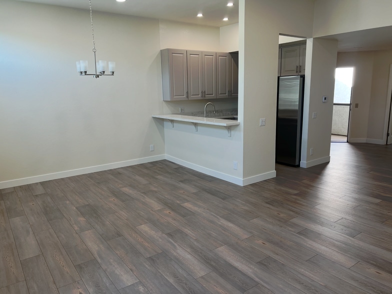 Dining Room - 8 Town and Country Rd