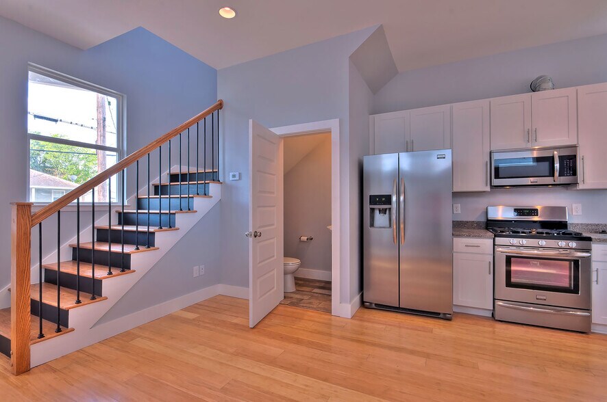 Living Room/Half Bath - 3205 Gravier Street