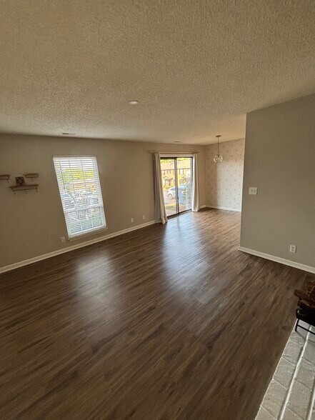 Building Photo - 5841 Brentwood Trce