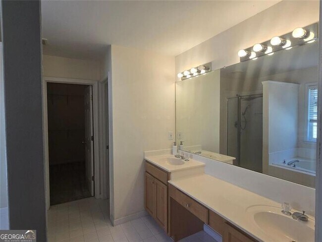 Building Photo - 12755 Morningpark Cir