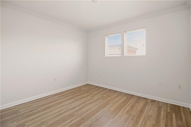 Building Photo - 1000 Providence Pl