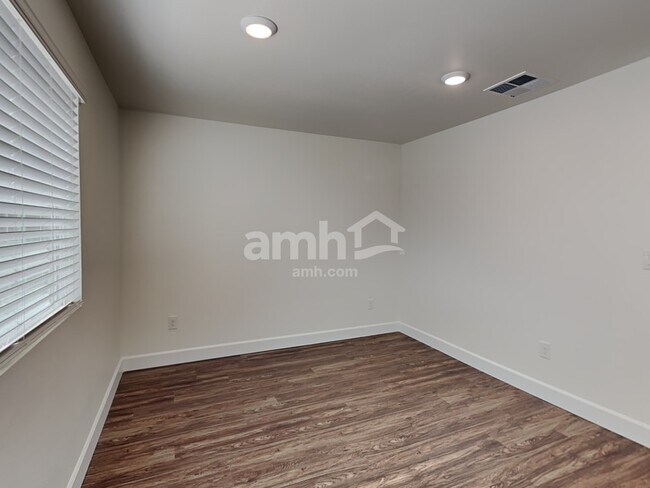 Building Photo - 6054 Theodore St