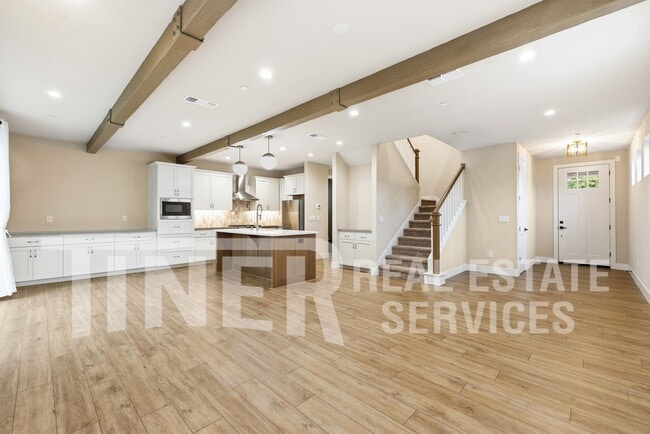 Building Photo - 8931 Fair Oaks Blvd
