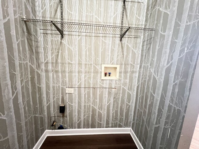 Building Photo - 3336 S Lituanica Ave