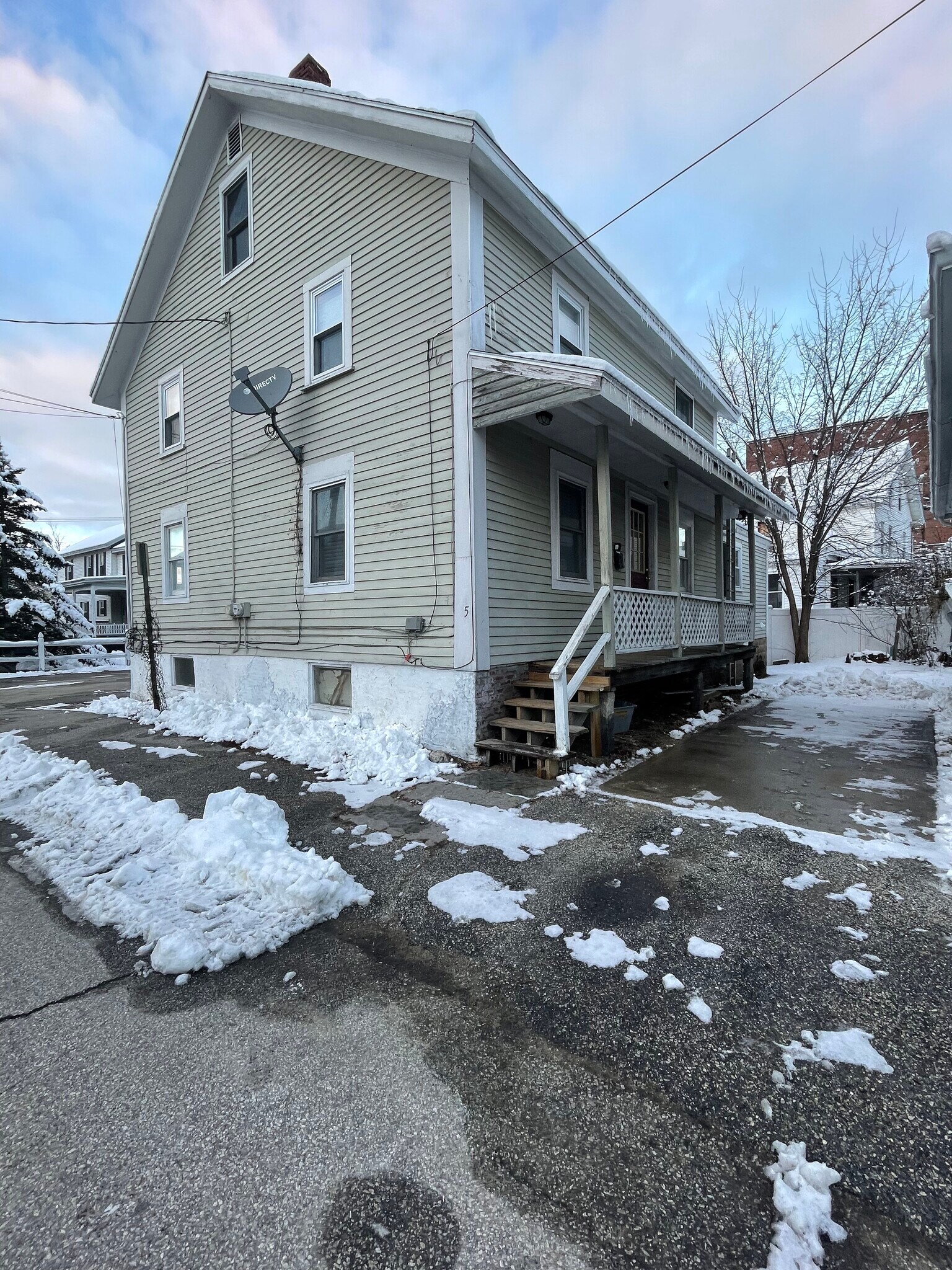 Outside Entry - 5 Myrtle St