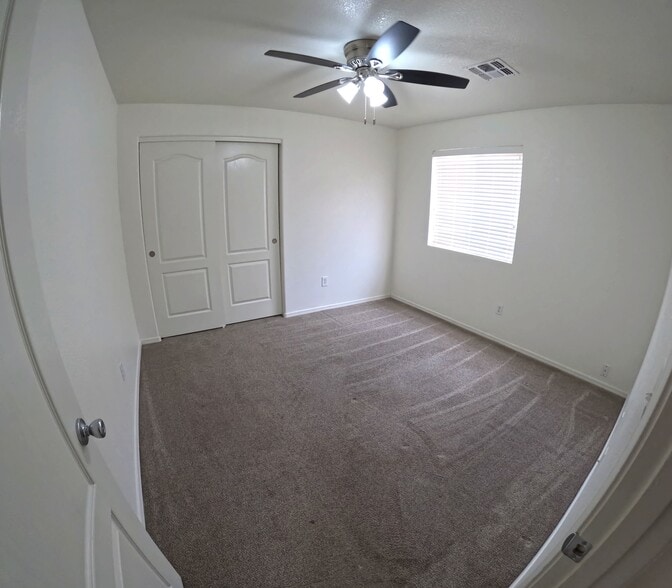 Building Photo - 1675 E Segovia Way