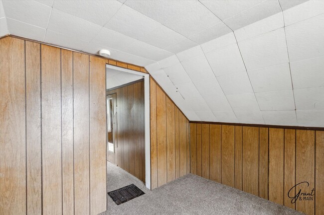 Building Photo - Two Bedroom Home in St Clair Shores - $1,300