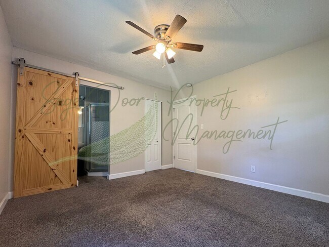 Building Photo - SINLGE FAMILY HOME IN RAYTOWN!!!