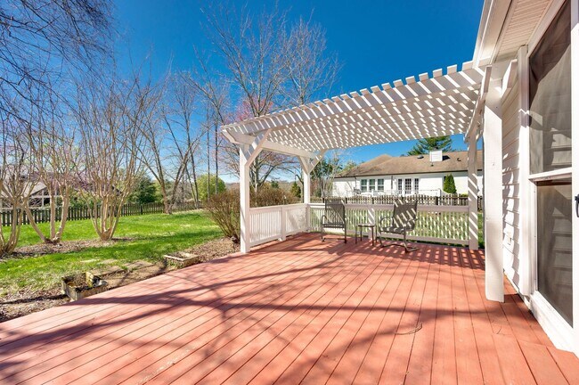 Building Photo - Stunning 3BR/2BA home in the desirable Temple Hills Golf Community!