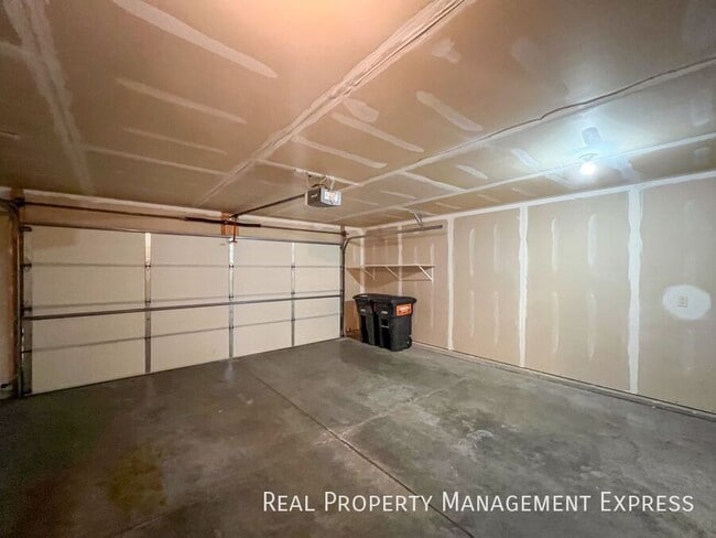 Building Photo - 3604 W 93rd St