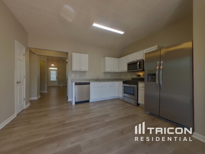 Building Photo - 441 Pondweed Dr
