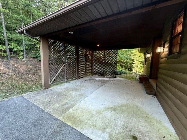 Building Photo - 3850 Ravens Den Way