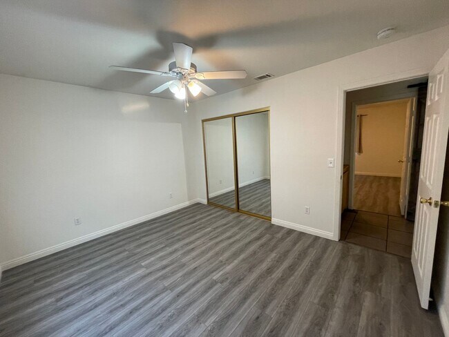 Building Photo - Charming Three Bedrooms, 2 Bathrooms Home In Apple Valley, Fully Fenced & Cross Fenced,