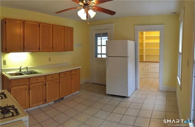 Building Photo - 28 Grove St