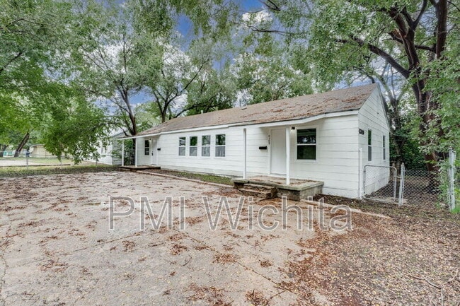 Primary Photo - 4311 E Lincoln St